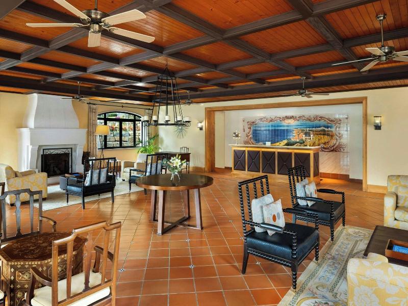 Pine Cliffs Residence image