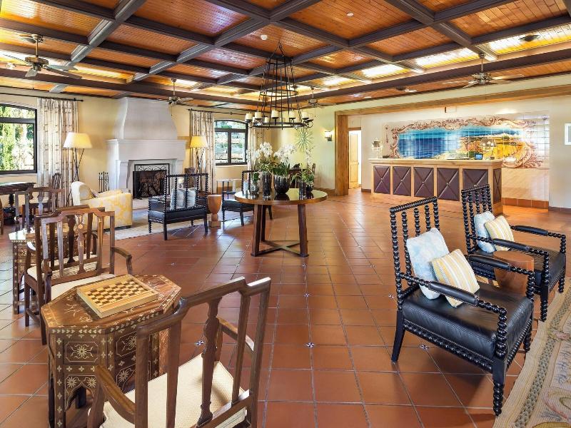 Pine Cliffs Residence image