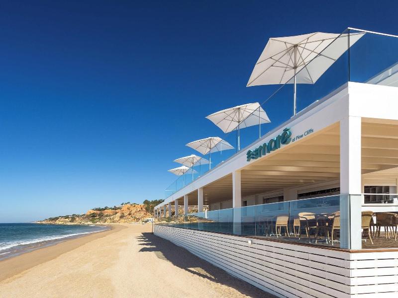 Pine Cliffs Residence image