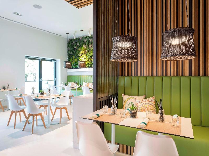 Pine Cliffs Residence image