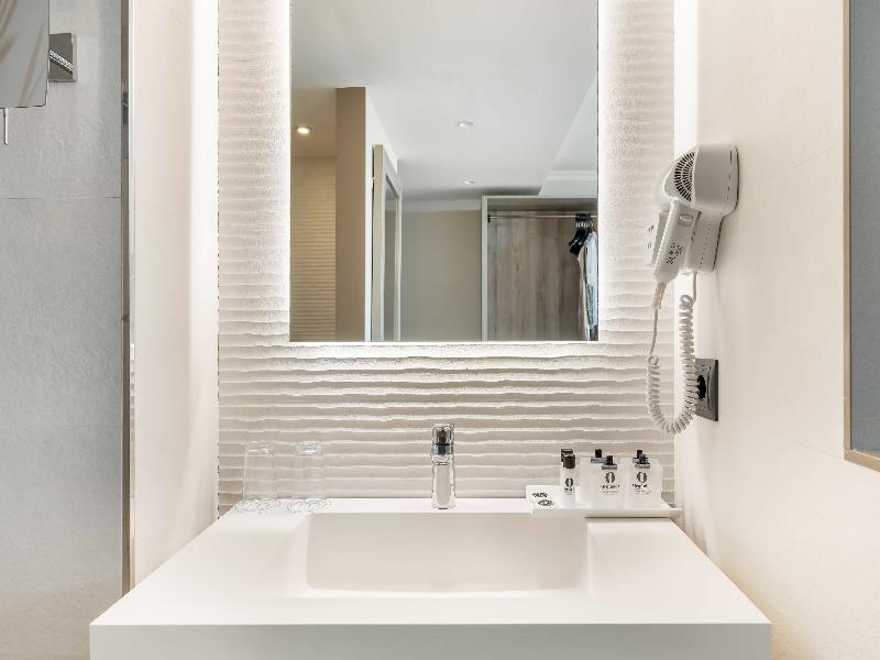 Metropol Hotel image