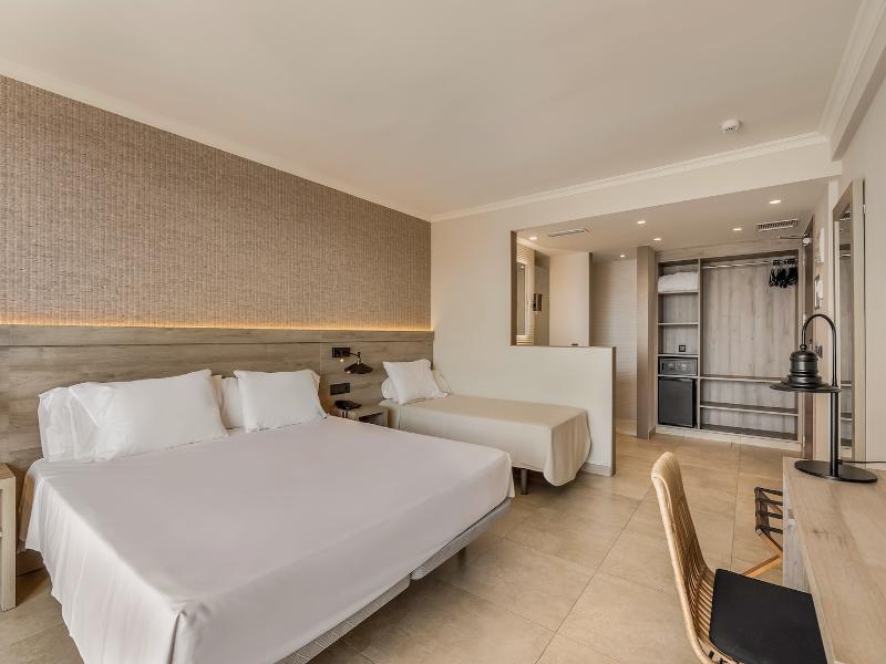 Metropol Hotel image