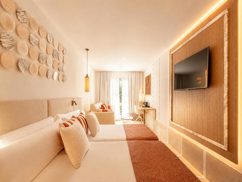 Grand Palladium White Island Resort & Spa image