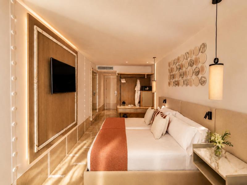 Grand Palladium White Island Resort & Spa image