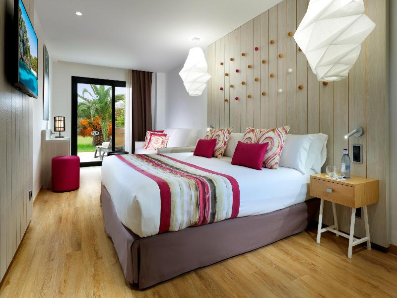 Grand Palladium White Island Resort & Spa image