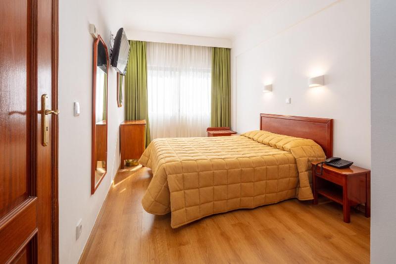 Bed room