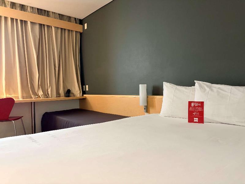 Ibis Monterrey Valle  image