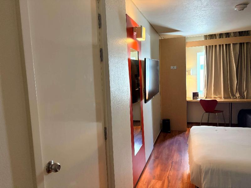 Ibis Monterrey Valle  image