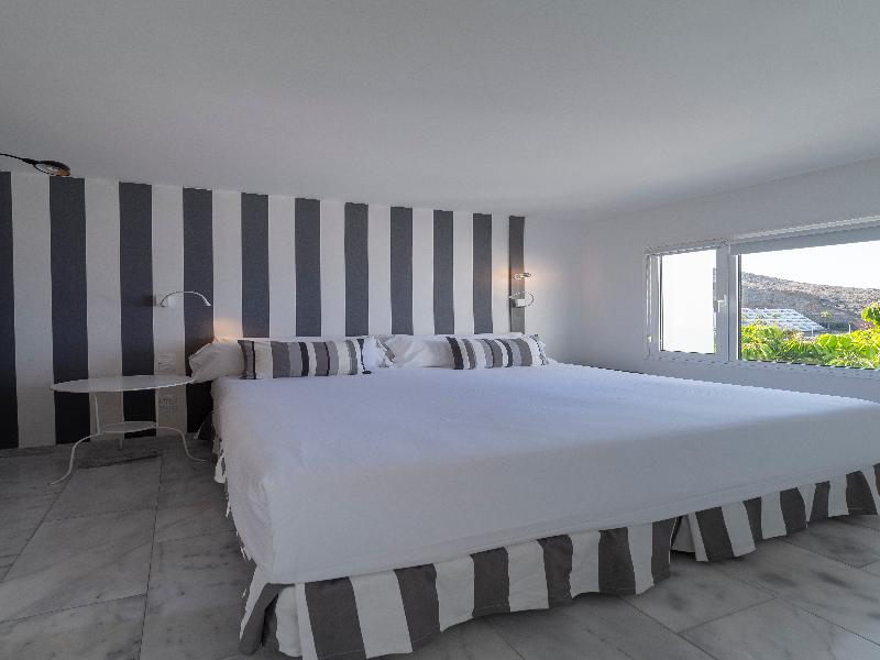 Marina Bayview Adults Only image