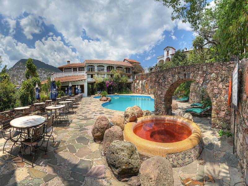 Posada de la Mision image