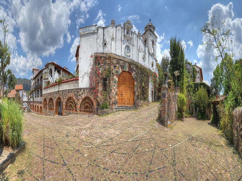 Posada de la Mision image