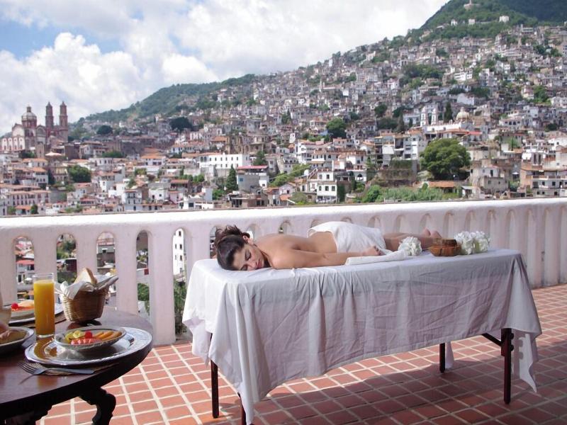 Posada de la Mision image