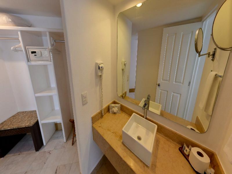 Tesoro Ixtapa Beach Resort image