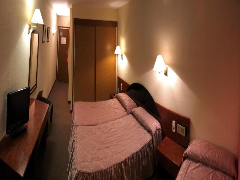 Apartaments Turistics Roc del Castell image