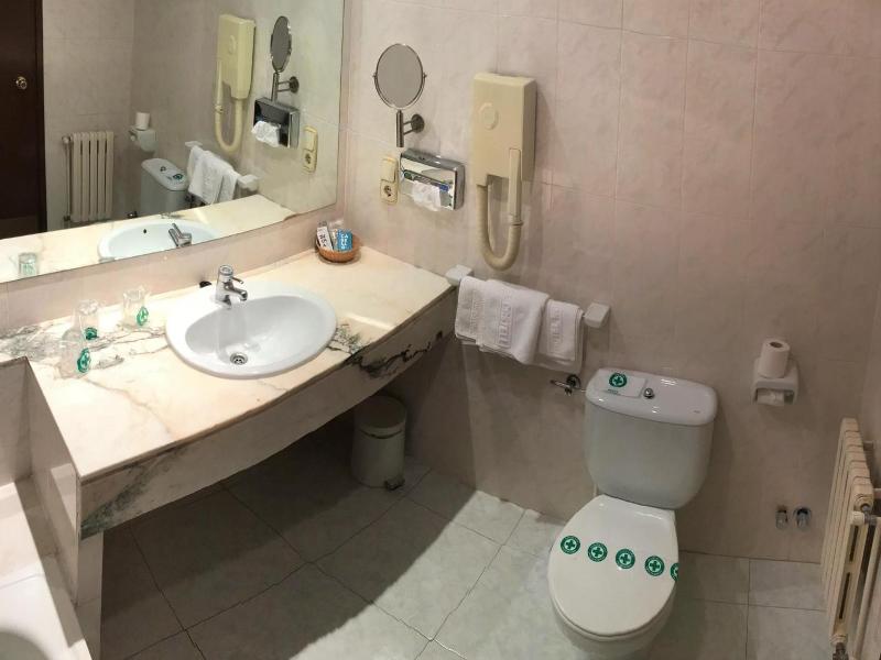 Apartaments Turistics Roc del Castell image