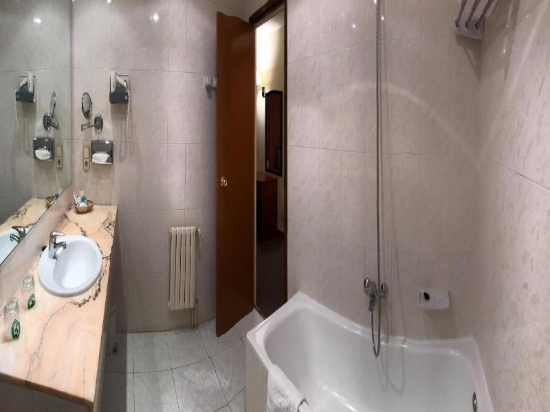 Apartaments Turistics Roc del Castell image