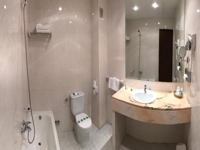 Apartaments Turistics Roc del Castell image
