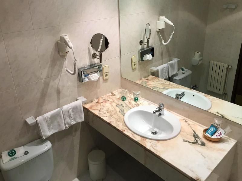 Apartaments Turistics Roc del Castell image