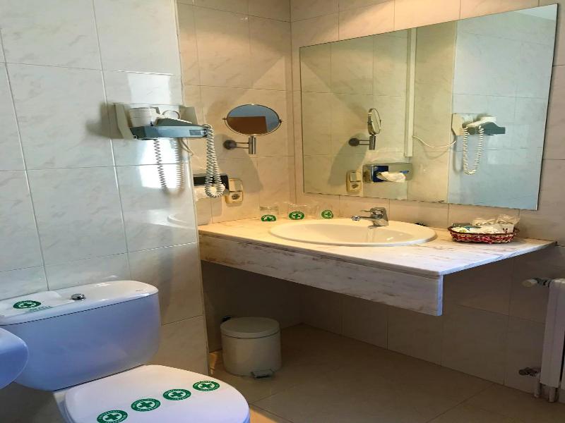 Apartaments Turistics Roc del Castell image