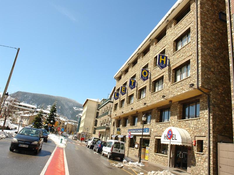 Apartaments Turistics Roc del Castell image