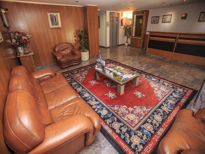 Apartaments Turistics Roc del Castell image