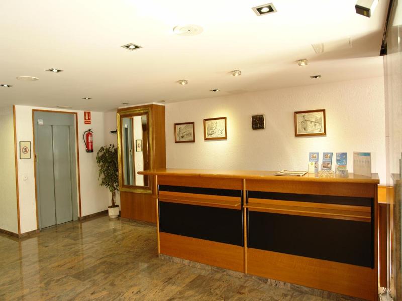 Apartaments Turistics Roc del Castell image