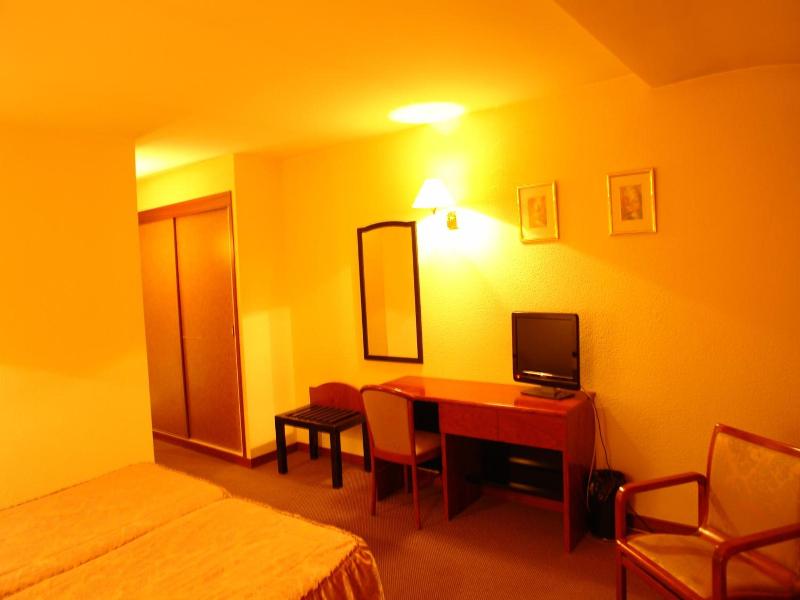 Apartaments Turistics Roc del Castell image