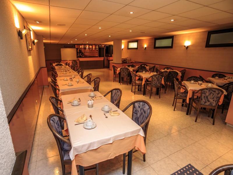 Apartaments Turistics Roc del Castell image