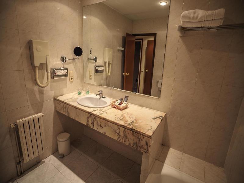 Apartaments Turistics Roc del Castell image