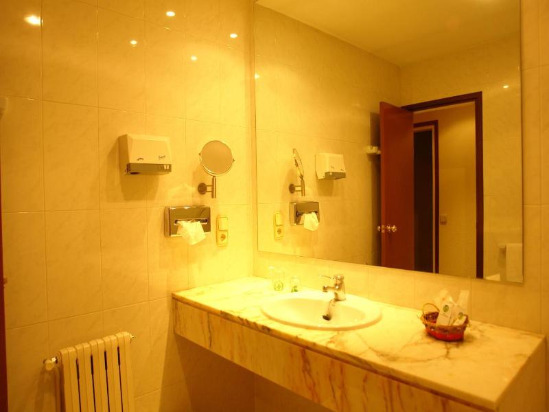 Apartaments Turistics Roc del Castell image
