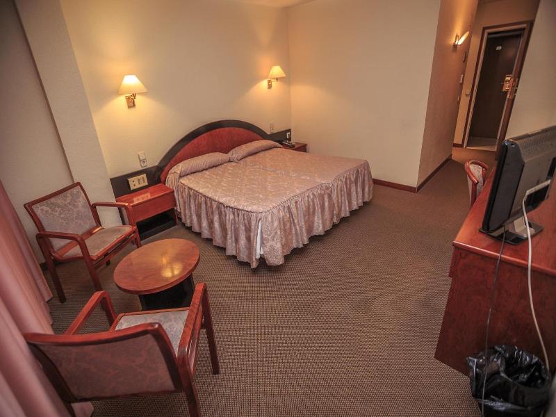 Apartaments Turistics Roc del Castell image