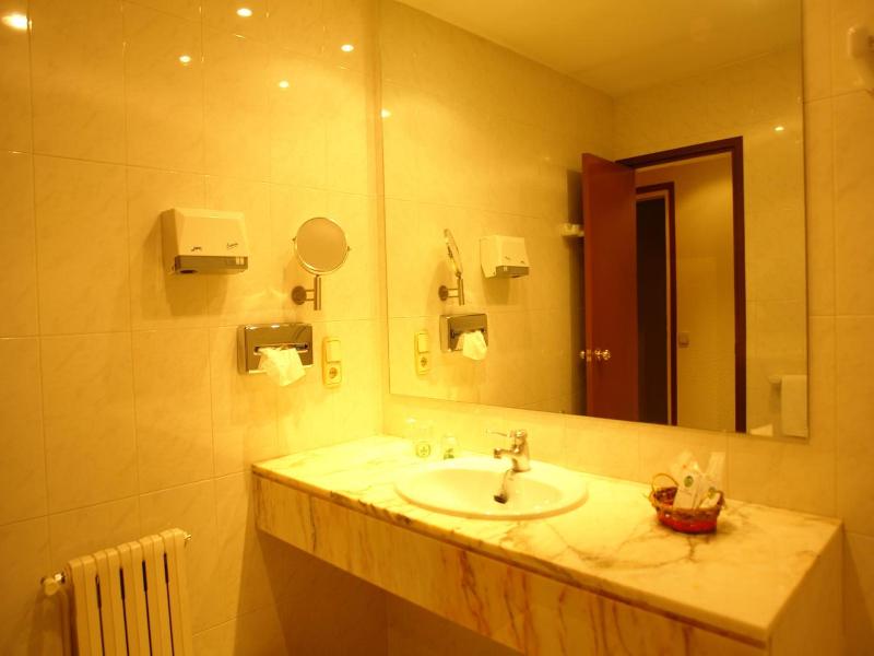 Apartaments Turistics Roc del Castell image