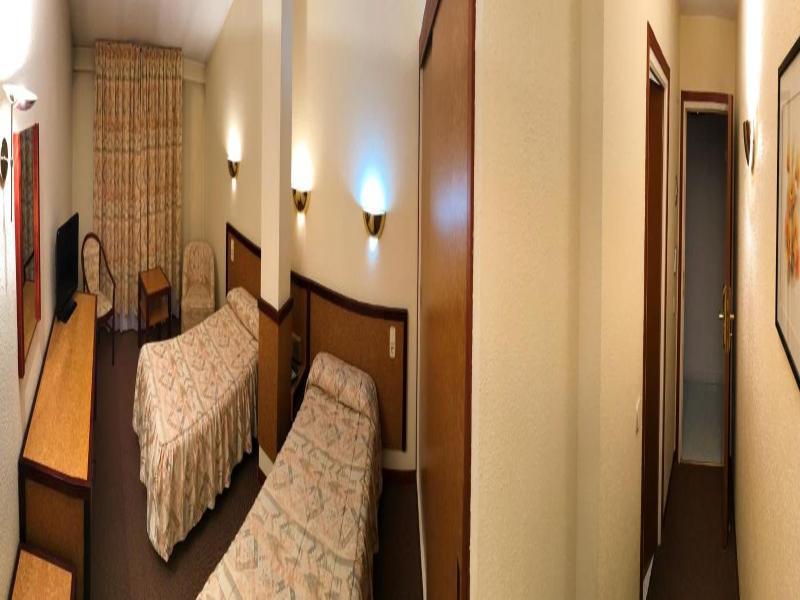 Apartaments Turistics Roc del Castell image