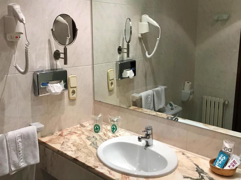 Apartaments Turistics Roc del Castell image