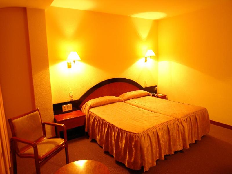 Apartaments Turistics Roc del Castell image