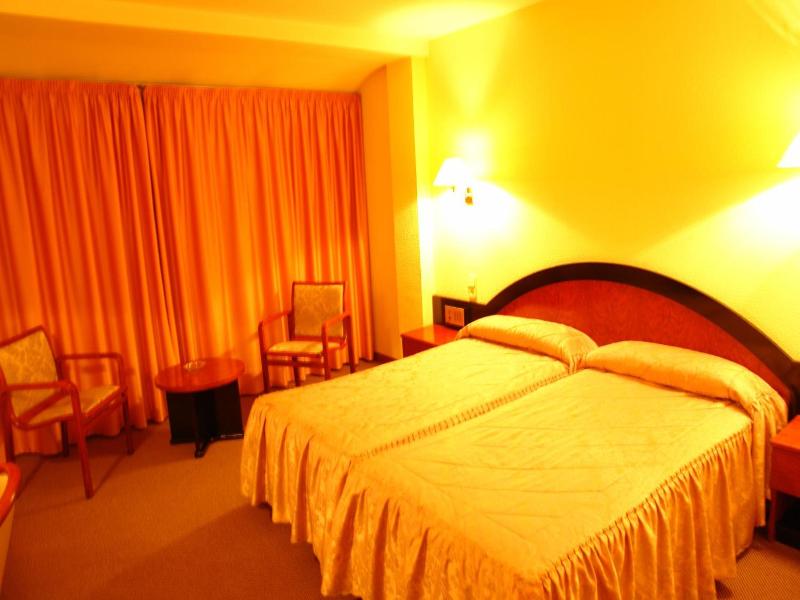 Apartaments Turistics Roc del Castell image
