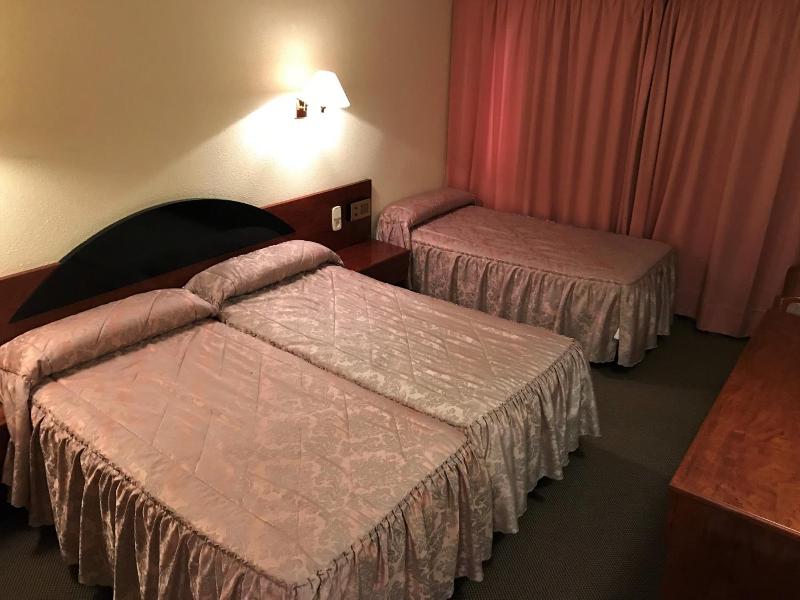 Apartaments Turistics Roc del Castell image