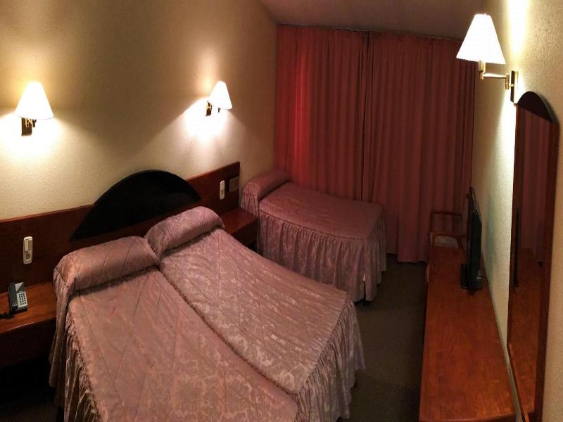 Apartaments Turistics Roc del Castell image