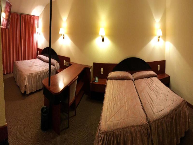 Apartaments Turistics Roc del Castell image