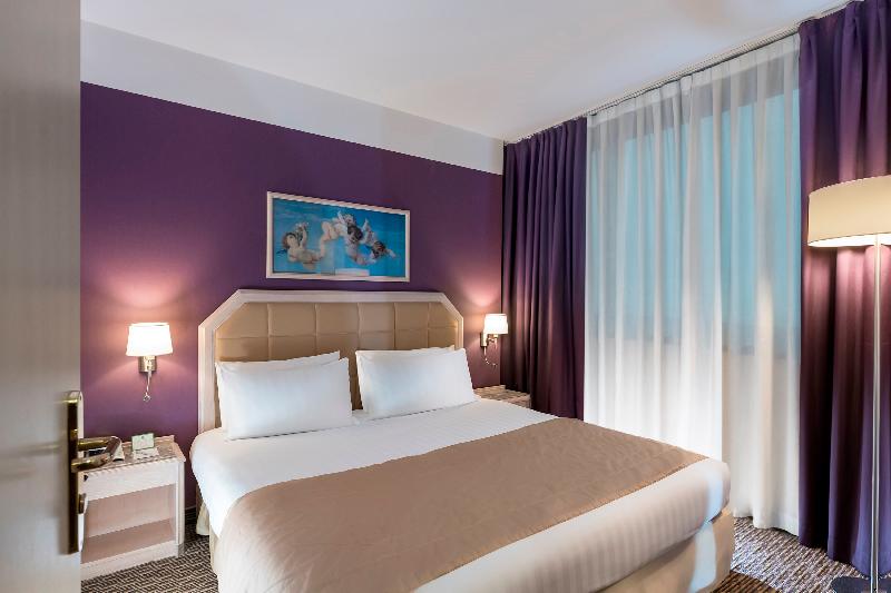 Holiday Inn Naples image
