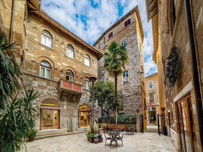 Rosetta Hotel Perugia, Tapestry Collection image