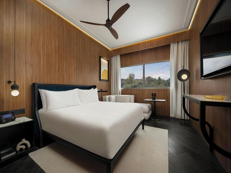Cardo Roma Autograph Hotel image