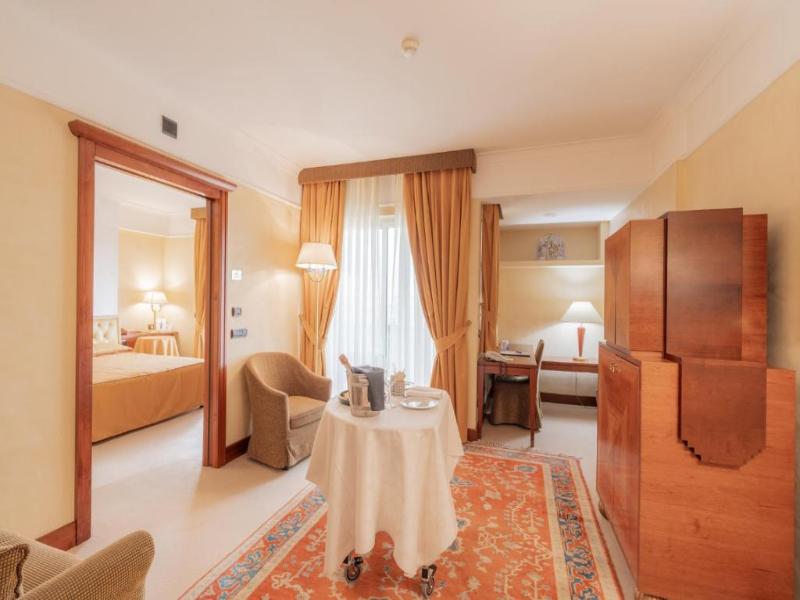 Pineta Palace image