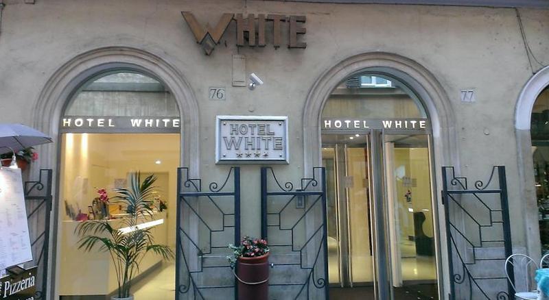 Hotel White