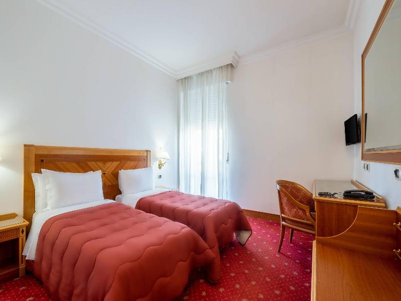 Quality Hotel Nova Domus image