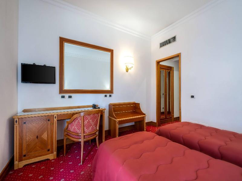 Quality Hotel Nova Domus image