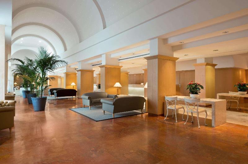 Hilton Rome Airport hotel