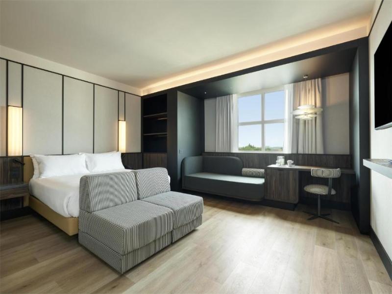 Hilton Rome Airport image