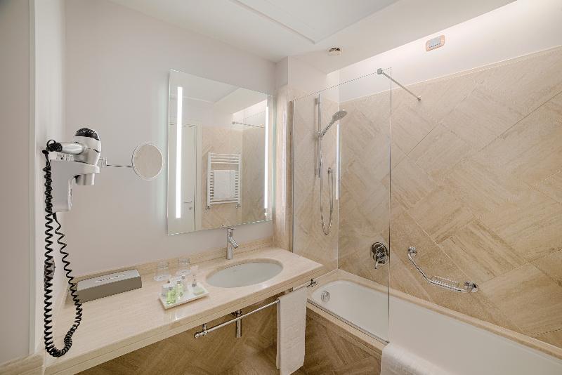 NH Roma Villa Carpegna image