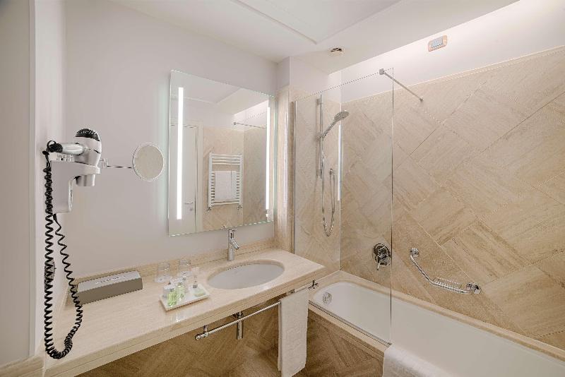 NH Roma Villa Carpegna image
